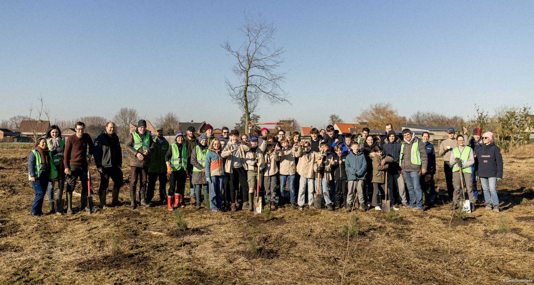 Boomaanplant in Torhout met Bosgroep Houtland en Jane Goodall Instituut © Glenn Vanderbeke